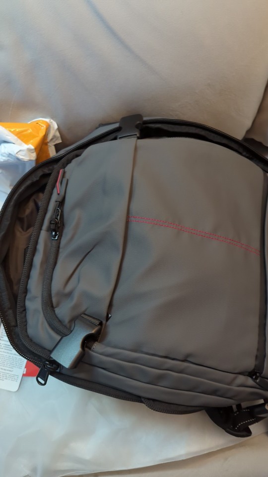 AeroLogis Pack gris lateral